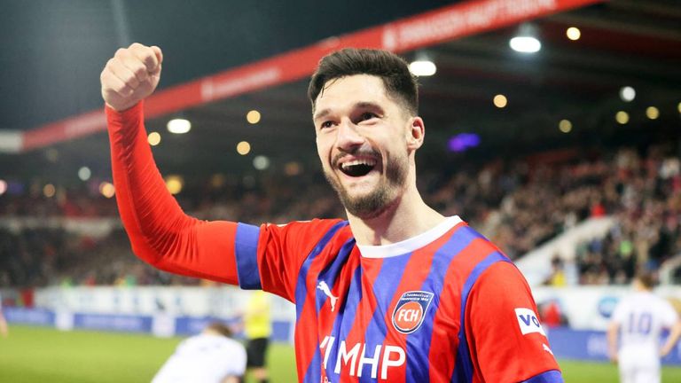 Tim Kleindienst ist beim Comebacksieg gegen den KSC der überragende Akteur beim 1. FC Heidenheim.