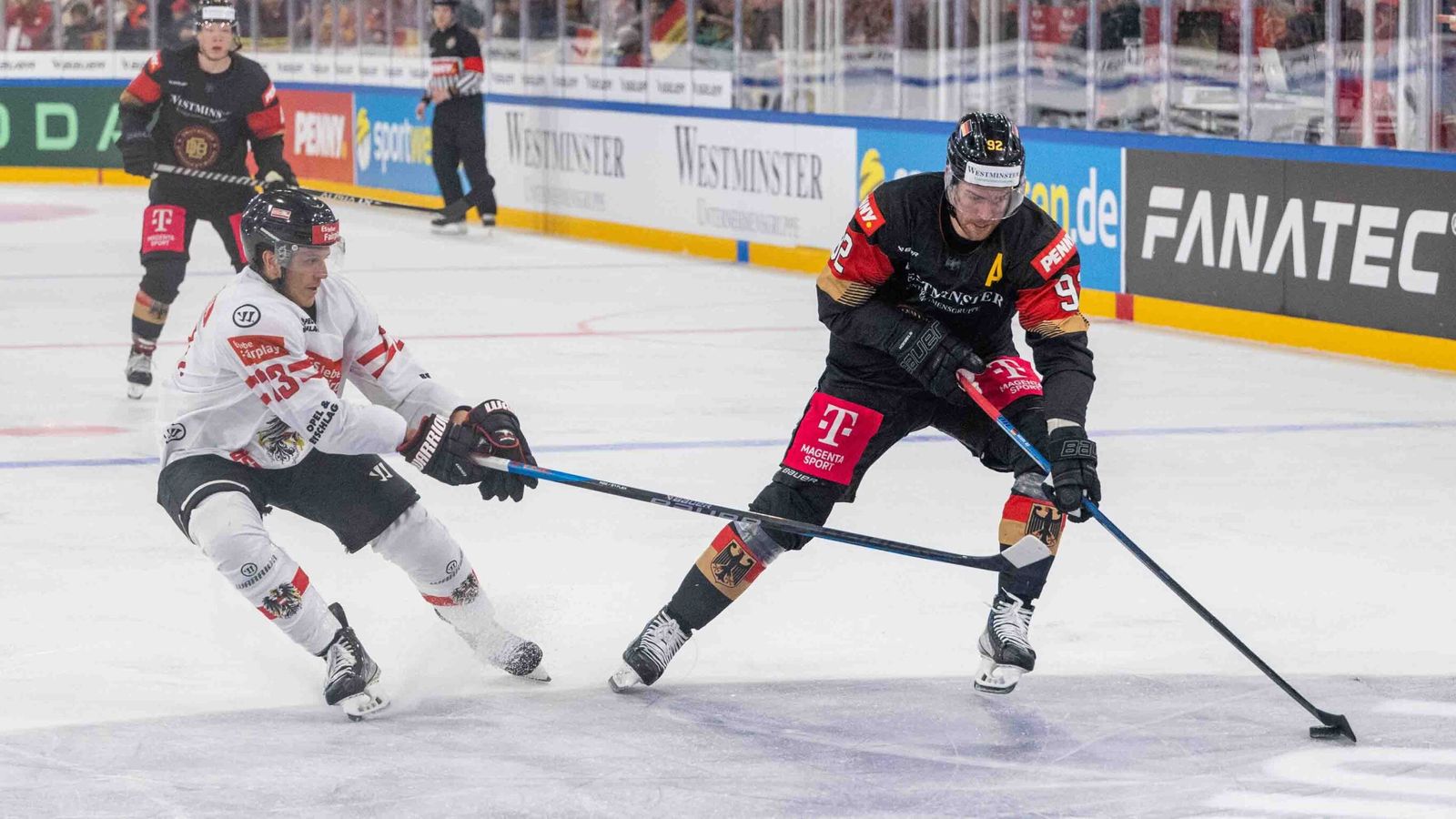 Trotz starkem Sturm-Debüt DEB-Team unterliegt Österreich Eishockey News Sky Sport