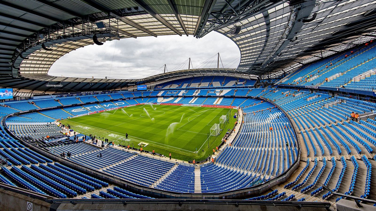 Premier League: Manchester City Baut Etihad Stadium Aus | Fußball News ...