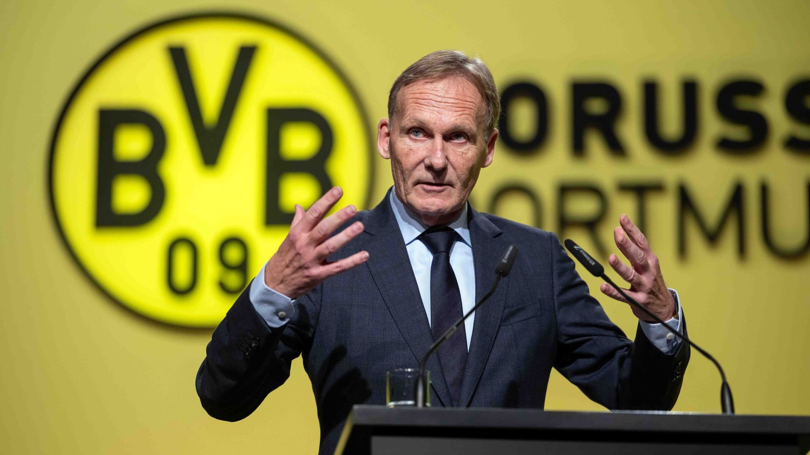 BVB: Hans-Joachim Watzke Gegen Besitz Mehrerer Klubs Im Fußball ...