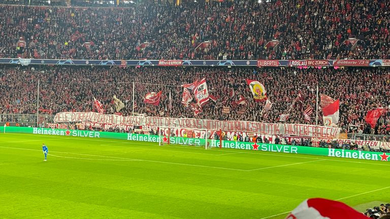 Die Bayern-Fans üben Kritik an den Vereinsbossen,