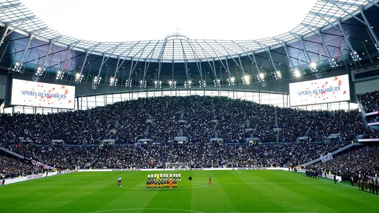 London (England): Das Tottenham Hotspur Stadium ist die Heimspielstätte von Tottenham Hotspur. Kapazität: 62.850.