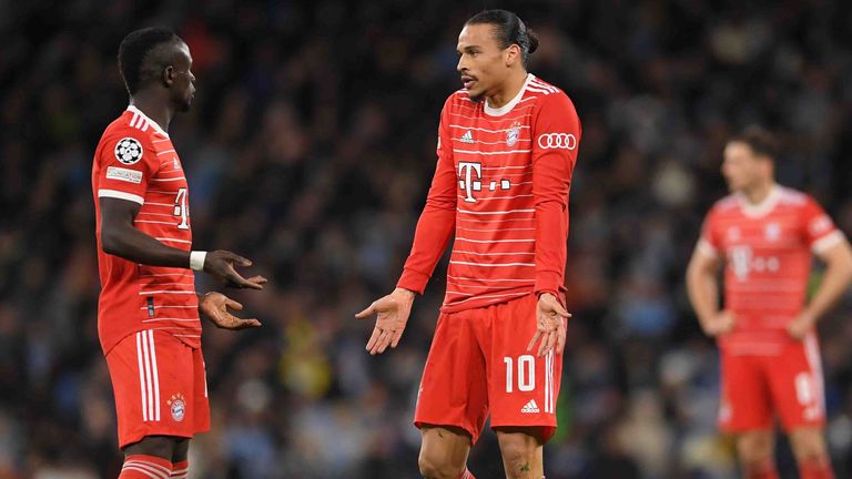 Während des Spiels gegen Manchester City geraten Sadio Mane (l.) und Leroy Sane verbal aneinander.