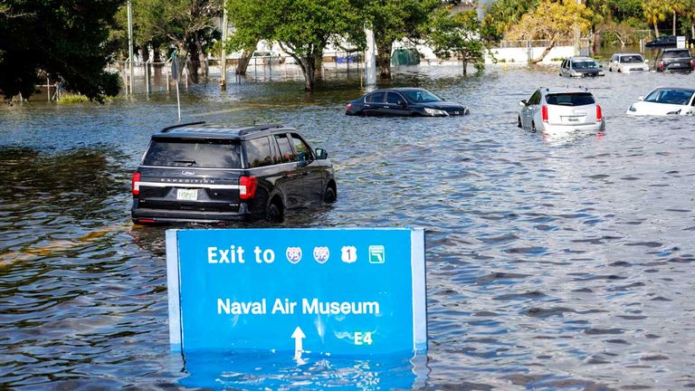 Drei Wochen vor dem Formel-1-Rennen steht Miami unter Wasser.