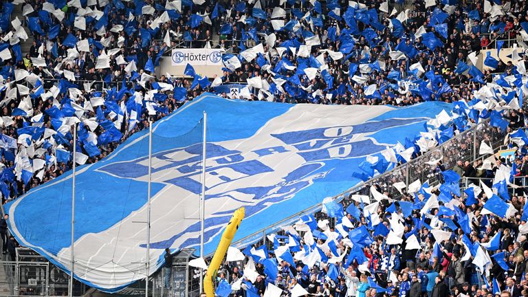 Schalke-Wahnsinn in Hoffenheim! Zahlreich mitgereiste Fans sorgen für Heimspiel-Atmosphäre im Abstiegskampf. 