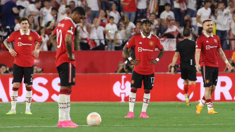 Manchester United kassiert eine bittere Pleite gegen Sevilla und scheidet im Viertelfinale der Europa League aus.