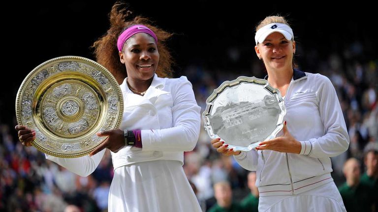 Serena Williams (l.) gewinnt das Frauen-Finale gegen Agnieszka Radwanska.