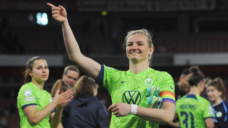 Alexandra Popp glaubt vor dem letzten Spieltag weiterhin an die Meisterschaft mit dem VfL Wolfsburg - trotz zwei Punkten Rückstands auf den FC Bayern.