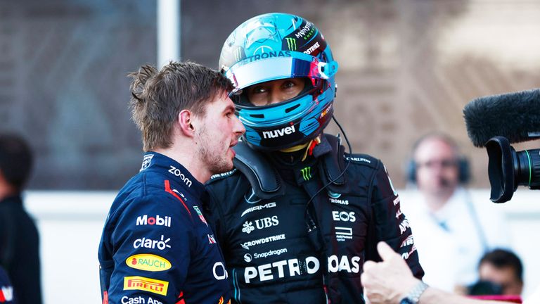 Mercedes-Pilot George Russell (r.) und Red-Bull-Superstar Max Verstappen waren sich beim Baku-Sprint überhaupt nicht einig.