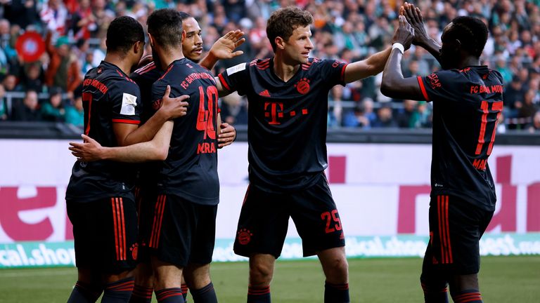 Im Kampf um die Meisterschaft spielt der FC Bayern am Samstag gegen Schalke 04.