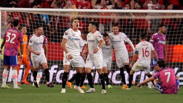 Der FC Sevilla hat allen Grund zum Jubeln: Die Spanier stehen wieder einmal im Finale der Europa League.