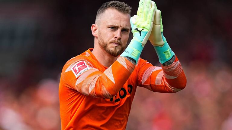 Freiburg-Keeper Mark Flekken steht vor einem Wechsel zum FC Brentford.
