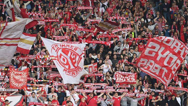 Die Fans des 1. FSV Mainz 05 haben Geld für den guten Zweck gesammelt.