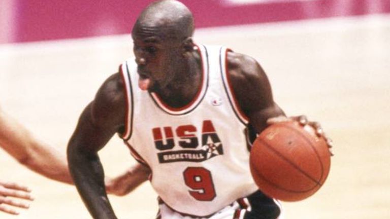 Für das "Dream-Team"-Trikot von Michael Jordan von 1992 bezahlt ein Bieter auf einer Auktion knapp drei Millionen Dollar.