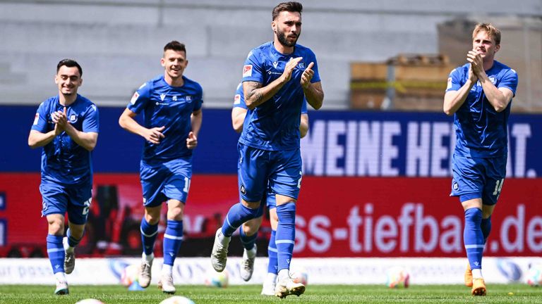 v.l. Paul Nebel, Marvin Wanitzek, Fabian Schleusener, Mikkel Kaufmann (KSC). GES/ Fussball/ 2. Bundesliga: Karlsruher SC - Hannover 96, 06.05.2023 Football / Soccer: 2nd League: Karlsruher SC vs Hannover 96, Karlsruhe, May 6, 2023