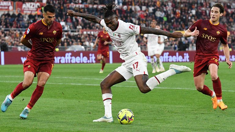 Milan hofft auf das Comeback gegen Inter und kann dabei auf Rafael Leao zählen.