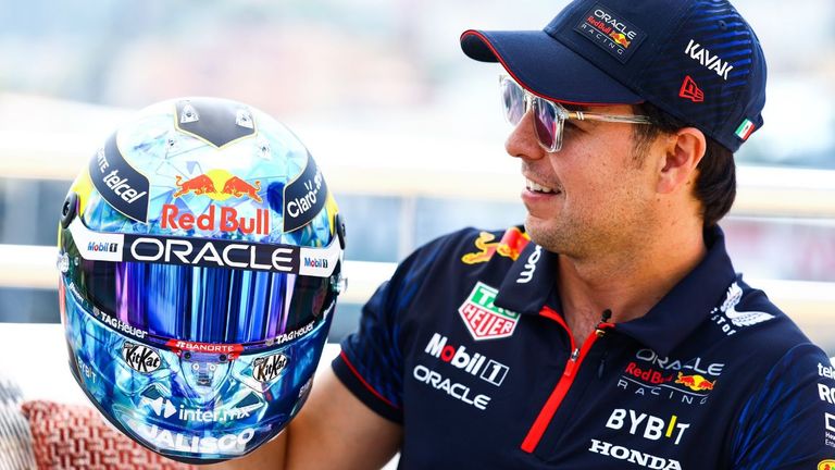 Der Monaco-Helm von Sergio Perez (Red Bull) - Quelle: Ferrari/Red Bull.