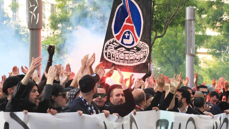 Vor der PSG-Geschäftsstelle gab es am Mittwochnachmittag heftige Proteste.