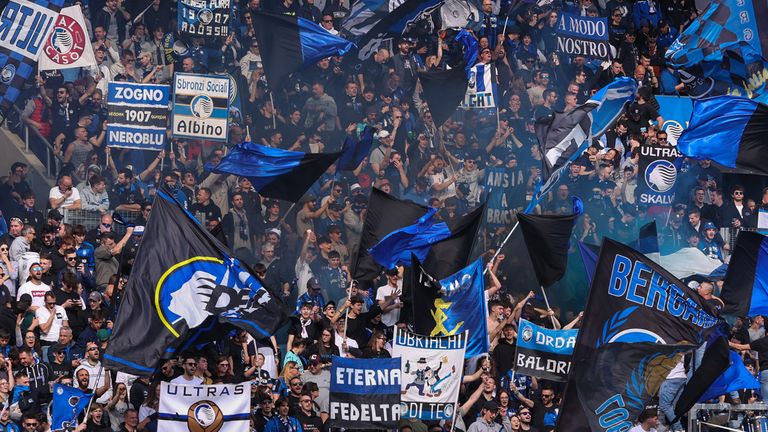 Die Fans von Atalanta Bergamo haben für eine Rassismus-Skandal gesorgt.