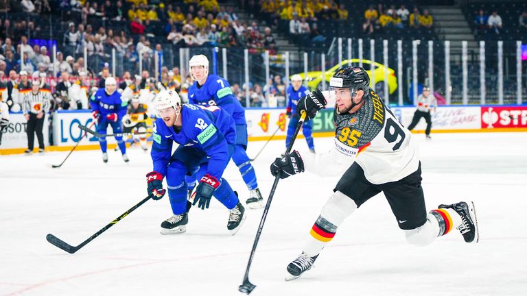 Im dritten WM-Spiel traf die deutsche Eishockey-Nationalmannschaft auf den Topfavoriten USA.