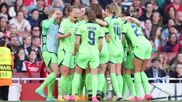 Im Finale der Frauen Champions League trifft der VfL Wolfsburg auf den FC Barcelona.