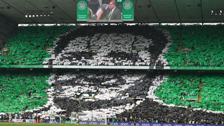 Bei den Celtic-Fans war Ange Postecoglou extrem beliebt. So sehr, dass sie ihm beim Saisonfinale zum Abschied eine eigene Choreo widmeten. 