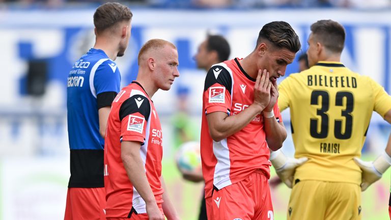 Arminia Bielefeld ist heute Abend in der Relegation gegen Wehen Wiesbaden gefordert.