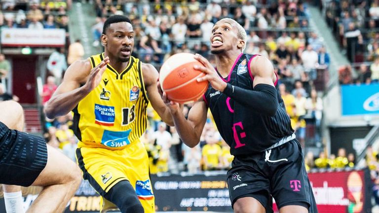 Die Telekom Baskets Bonn um Star-Spieler T.J. Shorts II stehen im BBL-Finale.