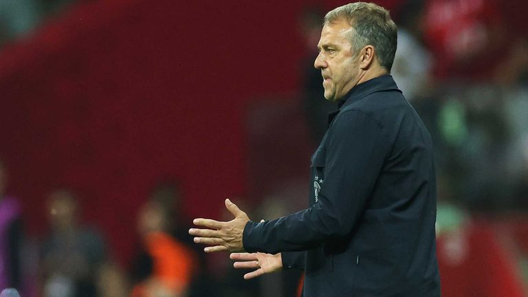 Bundestrainer Hansi Flick gibt sich nach der enttäuschenden Niederlage gegen Polen kämpferisch.