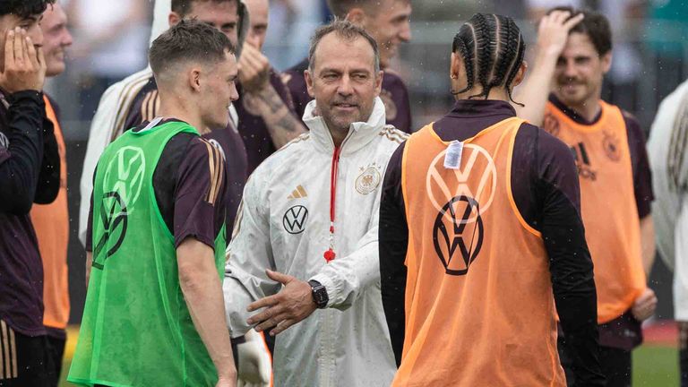 Hansi Flick bereitet das DFB-Team auf das Testspiel gegen die Ukraine vor.