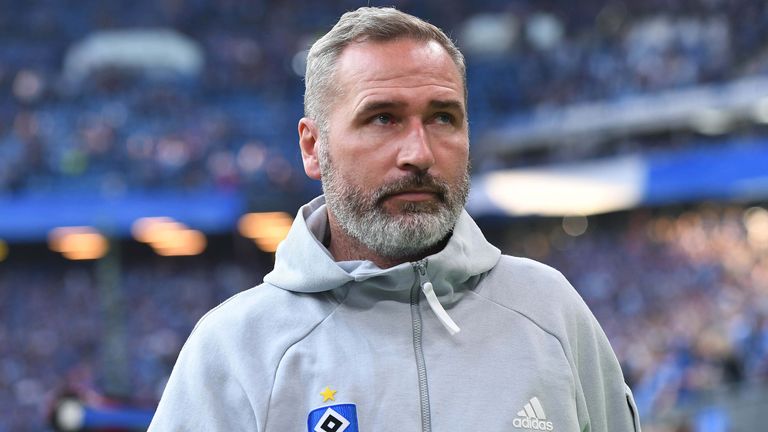 Tim Walter soll trotz Relegations-Niederlage Trainer beim HSV bleiben.