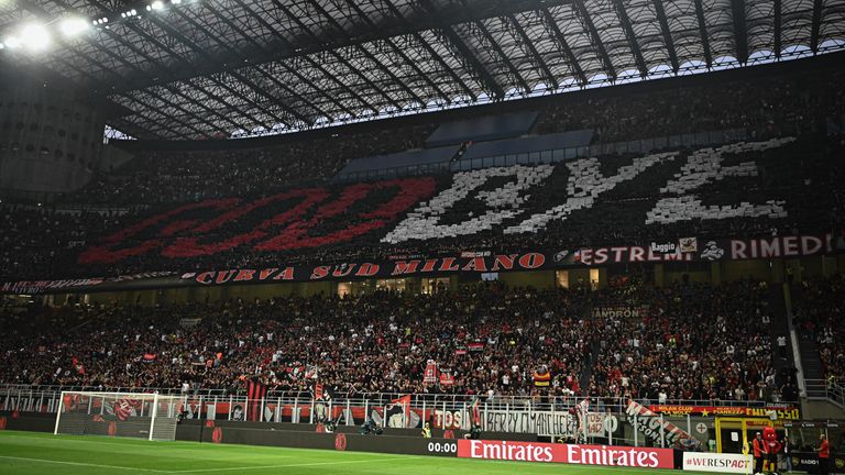 Mit dieser besonderen Choreo haben sich die Fans der AC Milan von Zlatan Ibrahimovic verabschiedet.