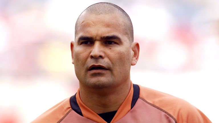 Jose Luis Chilavert 2002 im Einsatz für die paraguayische Nationalmannschaft. 