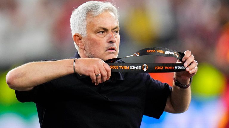 Enttäuschung nach EL-Niederlage! Jose Mourinho lässt seine Zukunft offen.