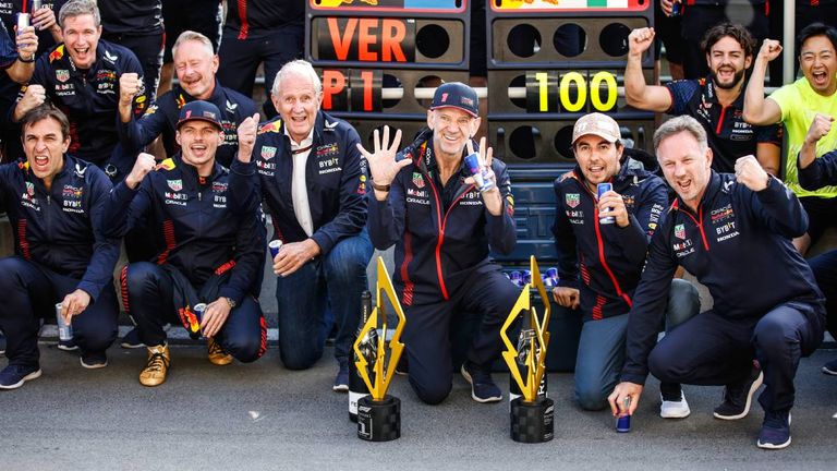 Red Bull feiert dank Dominator Max Verstappen seinen 100. Sieg in der Formel 1.