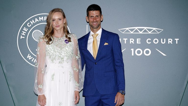 Elena Rybakina (Kazachstan) und Novak Djokovic (Serbien) hießen die Wimbledon-Sieger 2022.. 