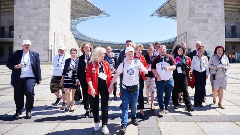 50.000 Fans erwartet! Die Eröffnungszeremonie der Special Olympics findet vor einem großen Publikum statt.