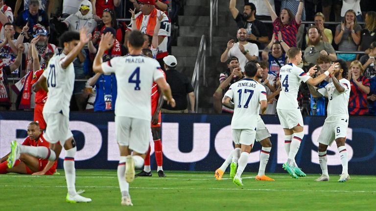 Im zweiten Gruppenspiel beim Gold Cup fahren die US-Boys einen ungefährdeten Sieg ein. 
