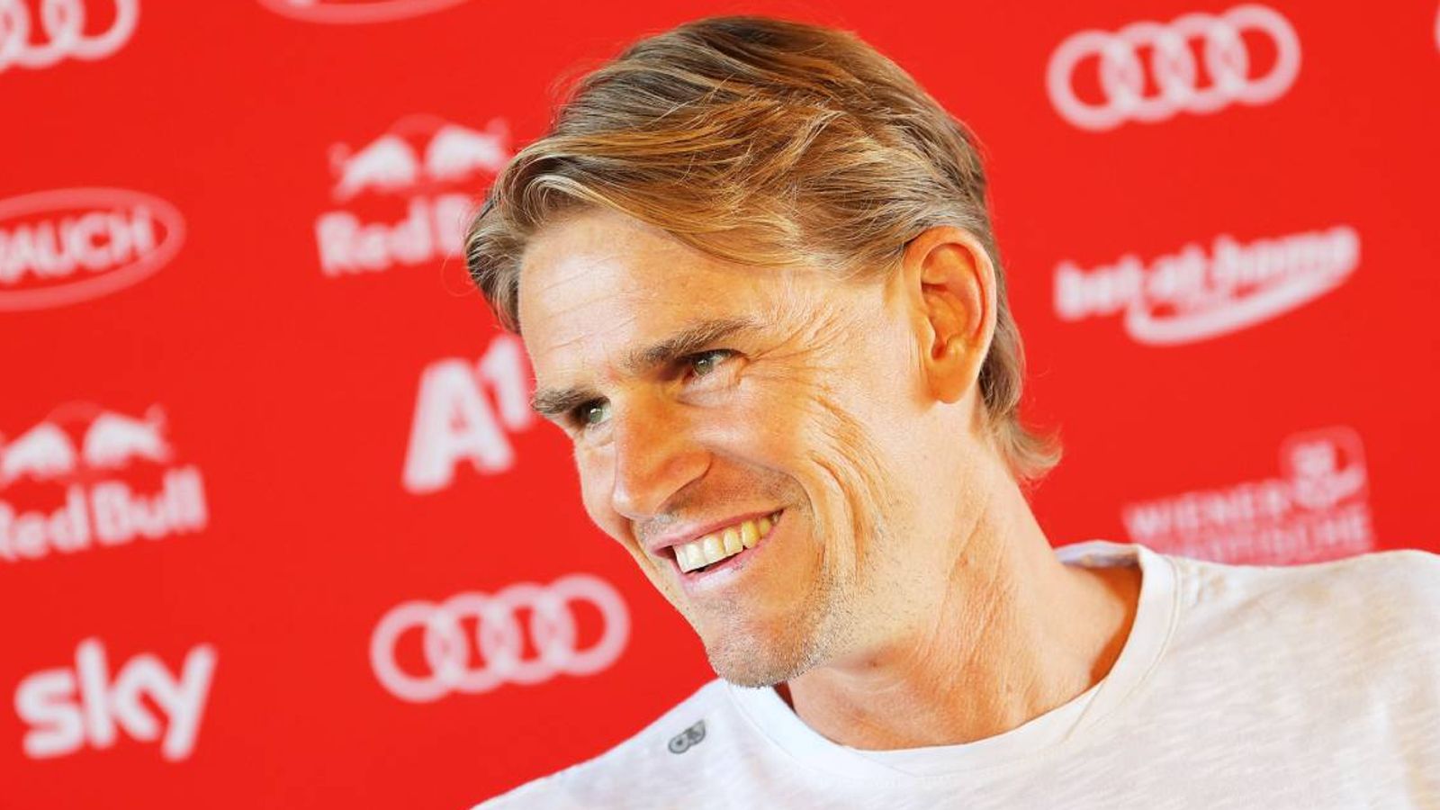 Christoph FC Bayern: Sportdirektor Christoph Freund im Porträt | Fußball News
