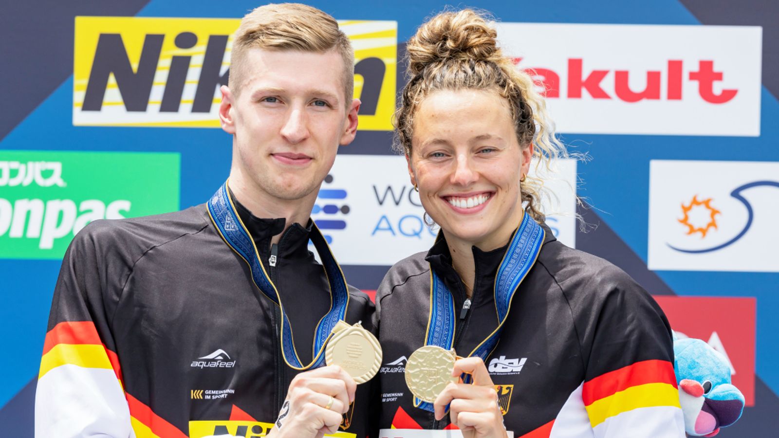 Schwimm-Weltmeisterschaft Florian Wellbrock und Leonie Beck schwimmen zu Vierfach-Gold Schwimmen News Sky Sport