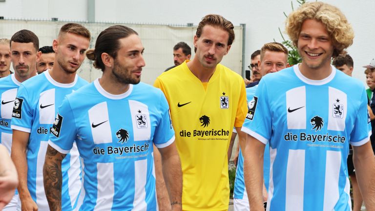 Das Heimtrikot von 1860 München für die Saison 2023/24.