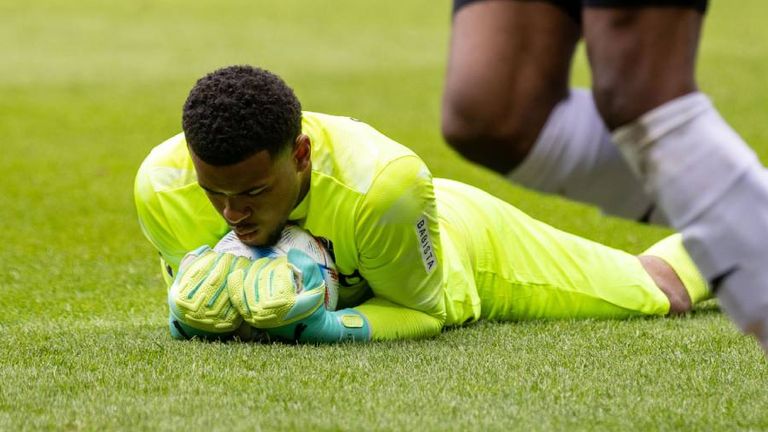 Noah Atubolu sieht seine Zukunft beim SC Freiburg.