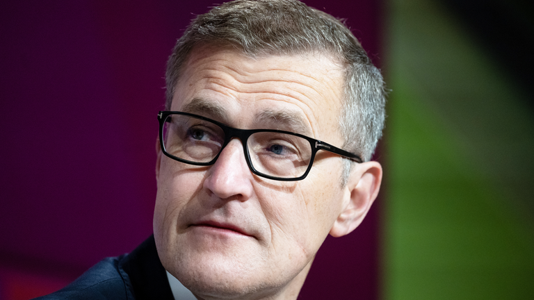 Bayern-Boss Jan-Christian Dreesen verteilt Spitze gegen Uli Hoeneß nach dessen Aussagen zu Harry Kane.