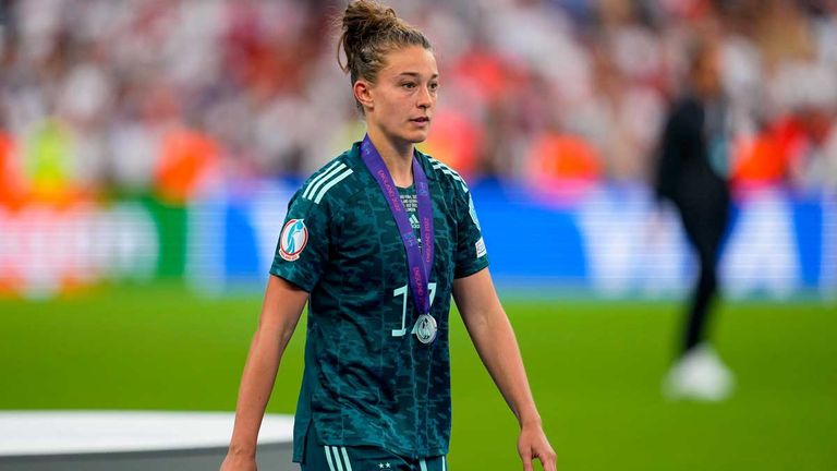 Felicitas Rauch ist nach dem verlorenen Finale der EM 2022 gegen England enttäuscht.