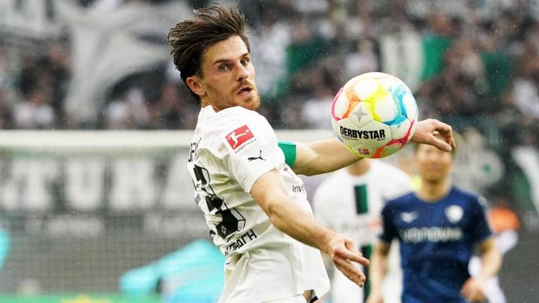Gladbachs Jonas Hofmann steht vor einem Wechsel zu Bayer Leverkusen.