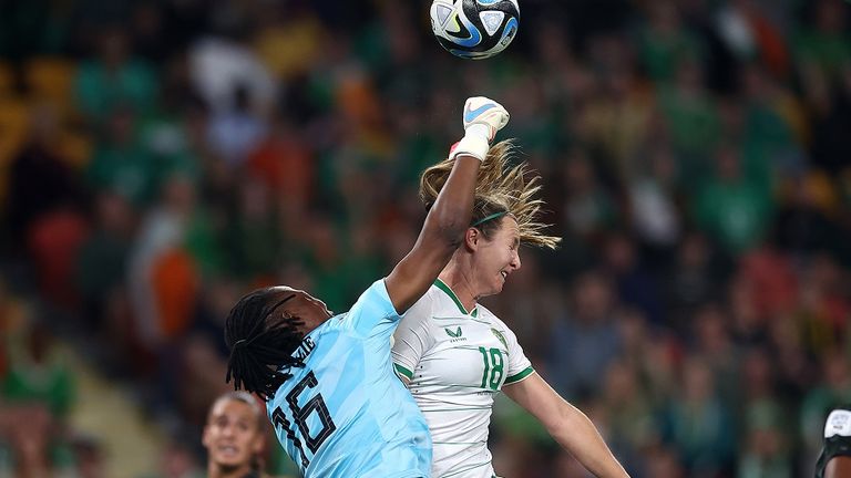 Nigeria und Irland trennen sich torlos. Während Nigeria durch das Unentschieden ins Achtelfinale einzieht ist das Turnier für Irland beendet.