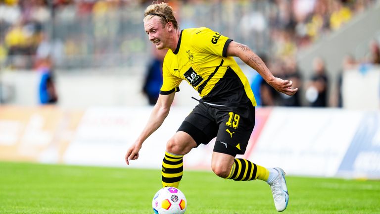 Julian Brandt im Testspiel von Borussia Dortmund gegen Rot-Weiss Erfurt.