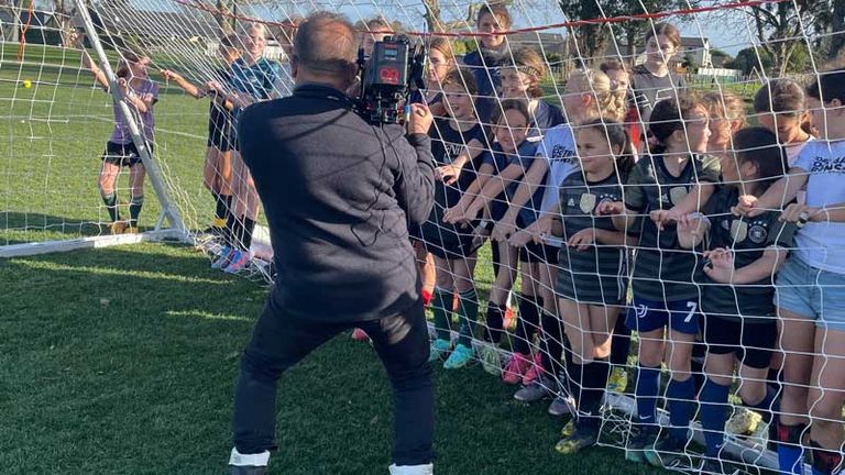 50 Mädchen im Alter von 8-14 Jahren waren beim Camp-Tag in Cambridge dabei.