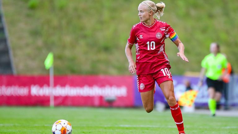 Pernille Harder  wurde 2018 und 2020 Europas Fußballerin des Jahres und 2020 zudem als erste Nichtdeutsche zur Fußballerin des Jahres in Deutschland gewählt. Ab der kommenden Saison spielt die Dänin für den FC Bayern.