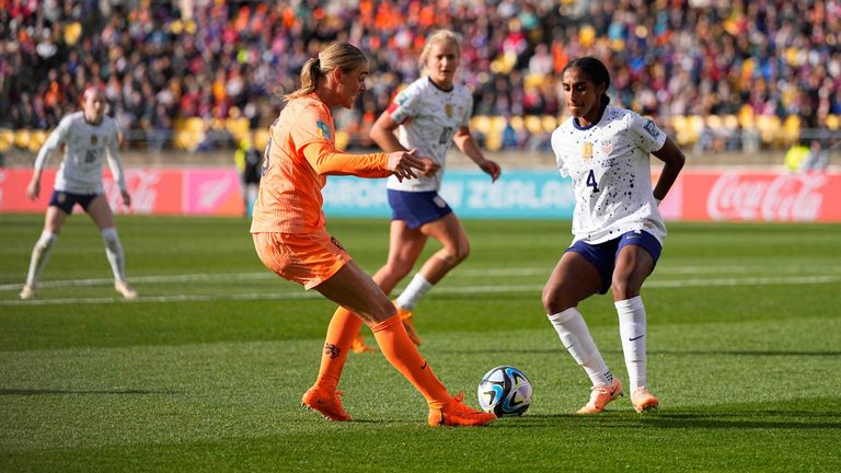 Titelverteidiger USA und die Niederlande trennen sich in der  Vorrunde der FIFA Frauen WM 2023 unentschieden.